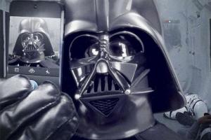 darth-vader-selfie-7F98-838C-93BF